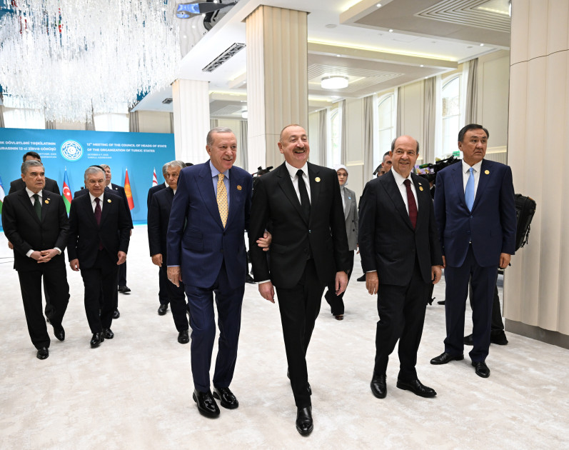 Prezident İlham Əliyev Qəbələdə TDT-nin Dövlət Başçıları Şurasının 12-ci Zirvə Görüşündə iştirak edən dövlət və hökumət başçılarını qarşılayıb<font color=red> - FOTOLAR</font>