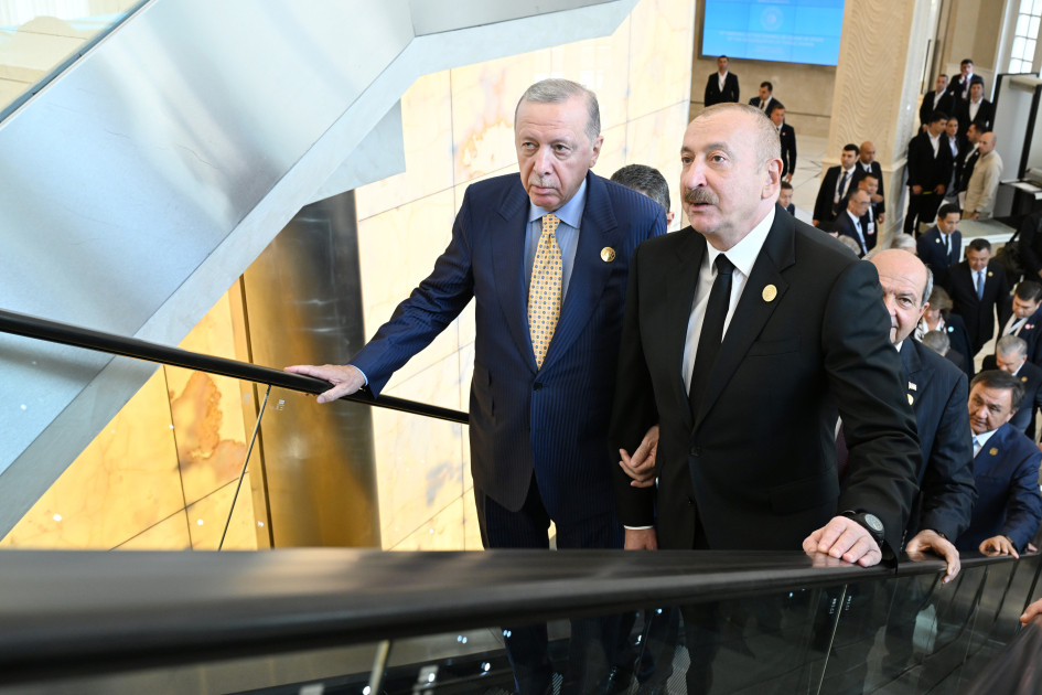 Prezident İlham Əliyev Qəbələdə TDT-nin Dövlət Başçıları Şurasının 12-ci Zirvə Görüşündə iştirak edən dövlət və hökumət başçılarını qarşılayıb<font color=red> - FOTOLAR</font>