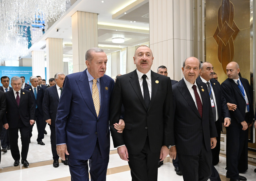 Prezident İlham Əliyev Qəbələdə TDT-nin Dövlət Başçıları Şurasının 12-ci Zirvə Görüşündə iştirak edən dövlət və hökumət başçılarını qarşılayıb<font color=red> - FOTOLAR</font>