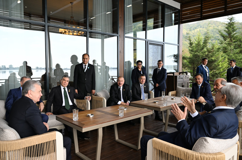 Qəbələdə TDT-nin Zirvə Görüşündə iştirak edən dövlət və hökumət başçılarının şərəfinə rəsmi nahar verilib<font color=red> - FOTOLAR</font>