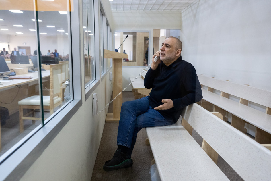 Ruben Vardanyanın məhkəməsində zərərçəkmişlərin hüquqi varislərinin və zərərçəkmiş şəxslərin ifadələri dinlənilib<font color=red> - FOTOLAR</font>