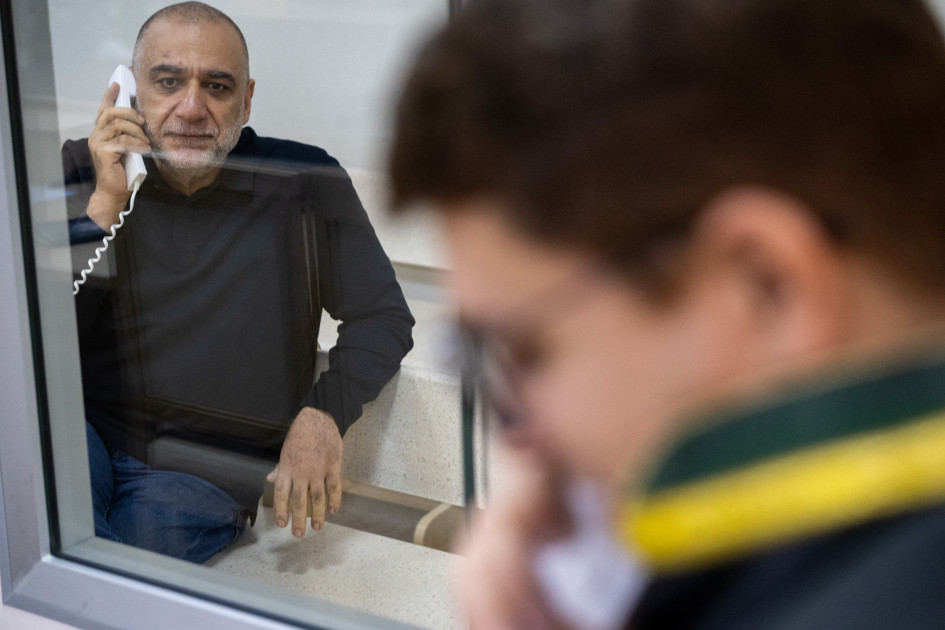 Ruben Vardanyanın məhkəməsində zərərçəkmişlərin hüquqi varislərinin və zərərçəkmiş şəxslərin ifadələri dinlənilib<font color=red> - FOTOLAR</font>