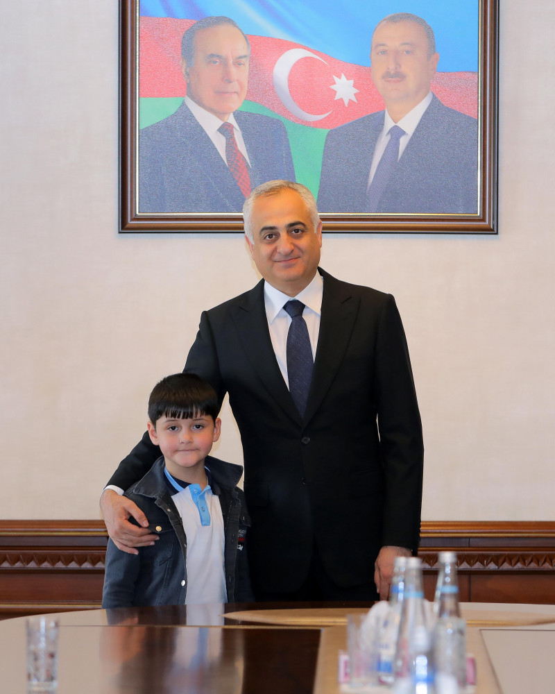 Səlahiyyətli nümayəndə şəhid övladları ilə görüşüb<font color=red> - FOTOLAR</font>