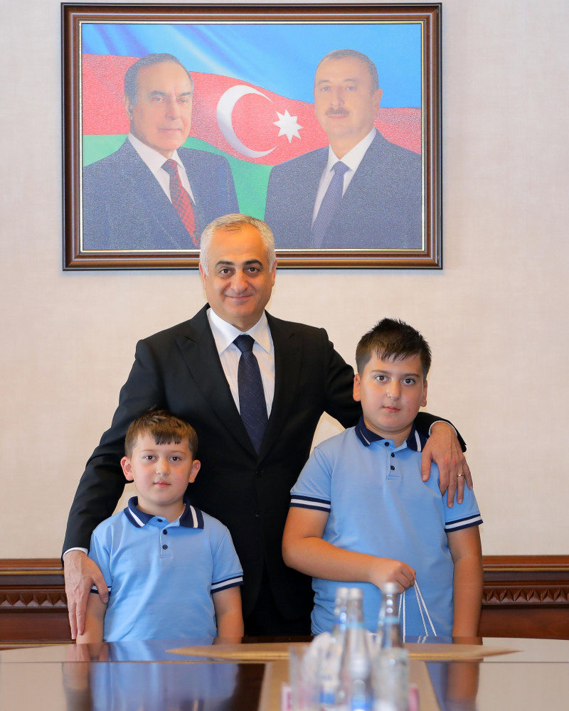 Səlahiyyətli nümayəndə şəhid övladları ilə görüşüb<font color=red> - FOTOLAR</font>