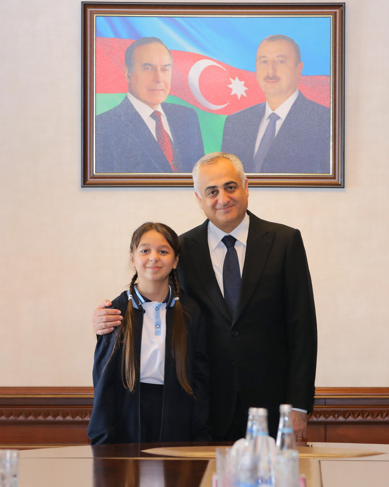 Səlahiyyətli nümayəndə şəhid övladları ilə görüşüb<font color=red> - FOTOLAR</font>