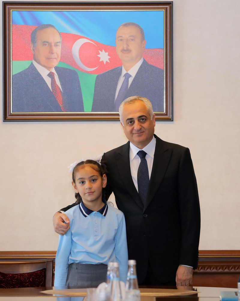 Səlahiyyətli nümayəndə şəhid övladları ilə görüşüb<font color=red> - FOTOLAR</font>