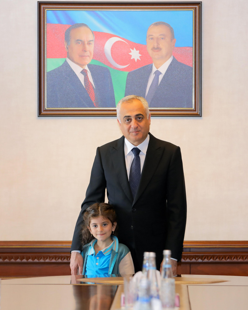 Səlahiyyətli nümayəndə şəhid övladları ilə görüşüb<font color=red> - FOTOLAR</font>