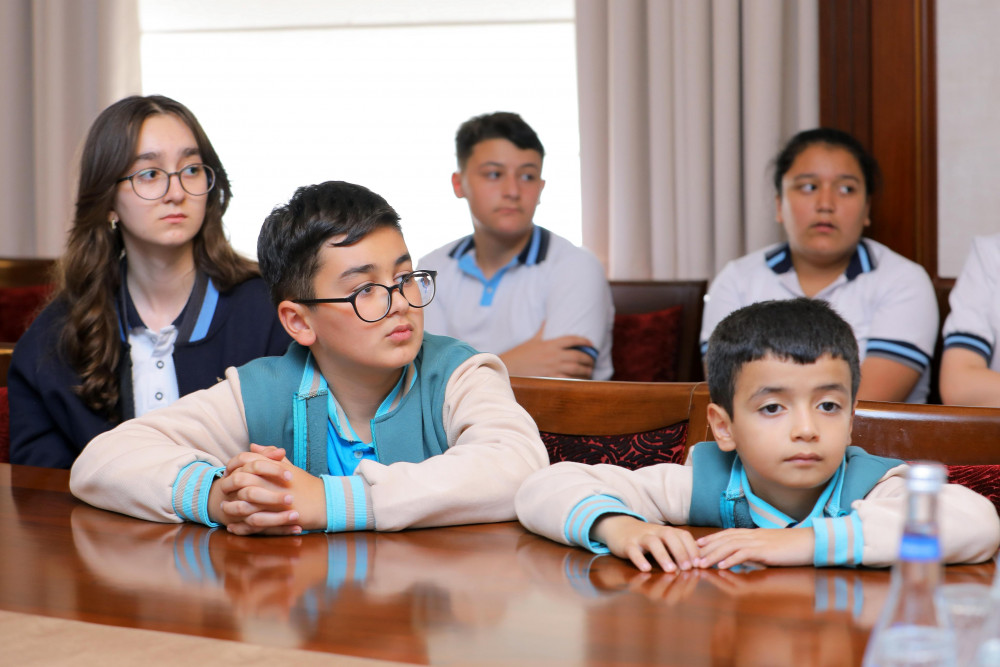 Səlahiyyətli nümayəndə şəhid övladları ilə görüşüb<font color=red> - FOTOLAR</font>