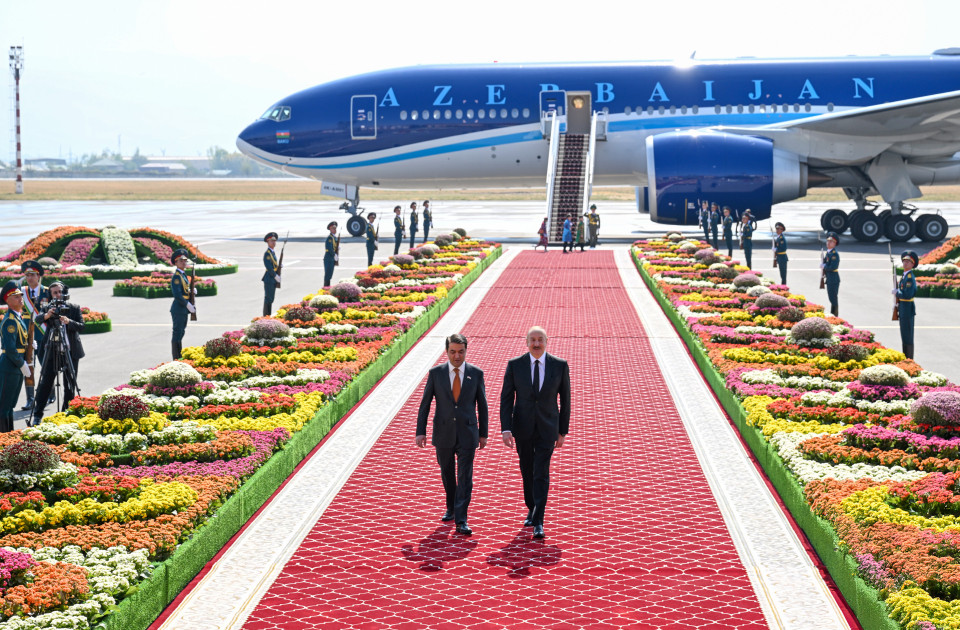 Azərbaycan Prezidenti İlham Əliyev Tacikistana səfərə gəlib<font color=red> - FOTOLAR</font>