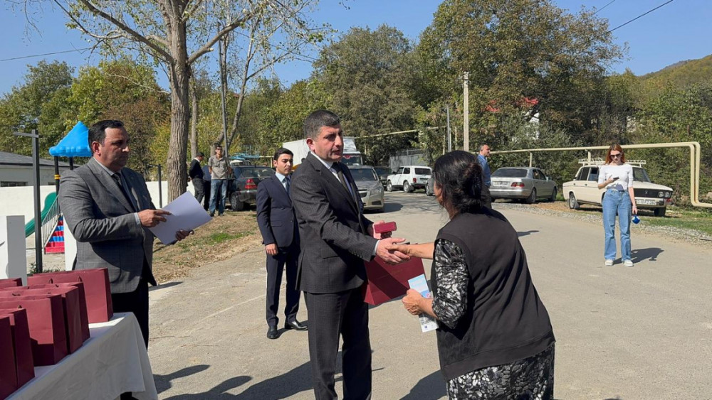 Ağdərənin Vəngli kəndində 28 ailəyə evlərinin açarları təqdim olunub<font color=red> - FOTOLAR</font>