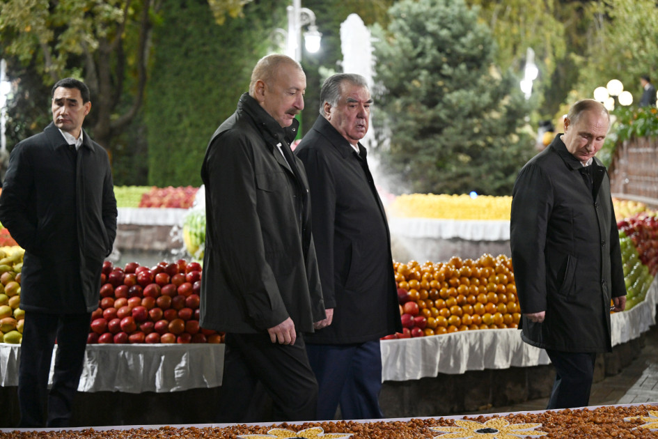 Prezident İlham Əliyev Düşənbədə MDB dövlət başçılarının qeyri-rəsmi şam yeməyində iştirak edir<font color=red> - FOTOLAR</font>