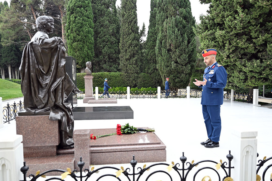 Azərbaycanın və Birləşmiş Ərəb Əmirliklərinin Hərbi Hava Qüvvələri ilə bağlı həyata keçirilən tədbirlər müzakirə edilib<font color=red> - FOTOLAR</font>