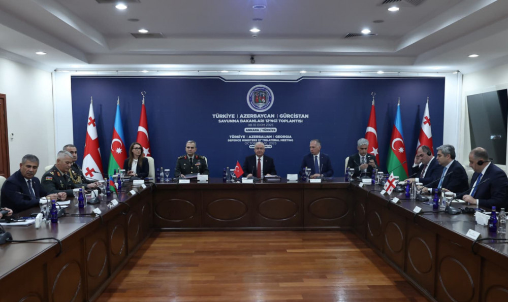Ankarada Türkiyə, Azərbaycan və Gürcüstan müdafiə nazirlərinin üçtərəfli görüşü keçirilib<font color=red> - FOTOLAR</font>