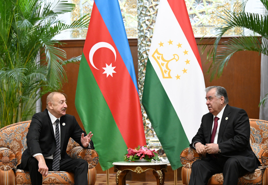 Düşənbədə Azərbaycan Prezidenti İlham Əliyevin Tacikistan Prezidenti Emoməli Rəhmon ilə təkbətək görüşü olub<font color='red'> - YENİLƏNİB</font><font color=red> - FOTOLAR</font>