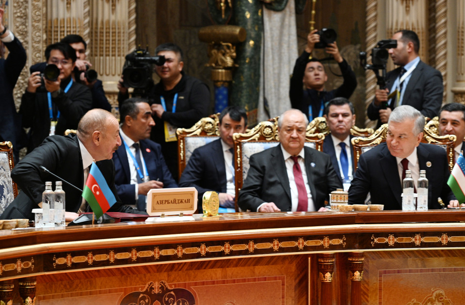 Düşənbədə MDB Dövlət Başçıları Şurasının geniş tərkibdə iclası keçirilib Azərbaycan Prezidenti İlham Əliyev tədbirdə iştirak edib<font color='red'> - YENİLƏNİB </font><font color=red> - FOTOLAR</font>