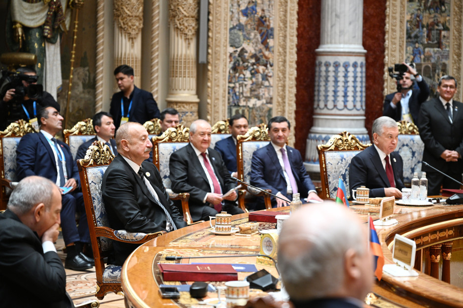 Düşənbədə MDB Dövlət Başçıları Şurasının geniş tərkibdə iclası keçirilib Azərbaycan Prezidenti İlham Əliyev tədbirdə iştirak edib<font color='red'> - YENİLƏNİB </font><font color=red> - FOTOLAR</font>