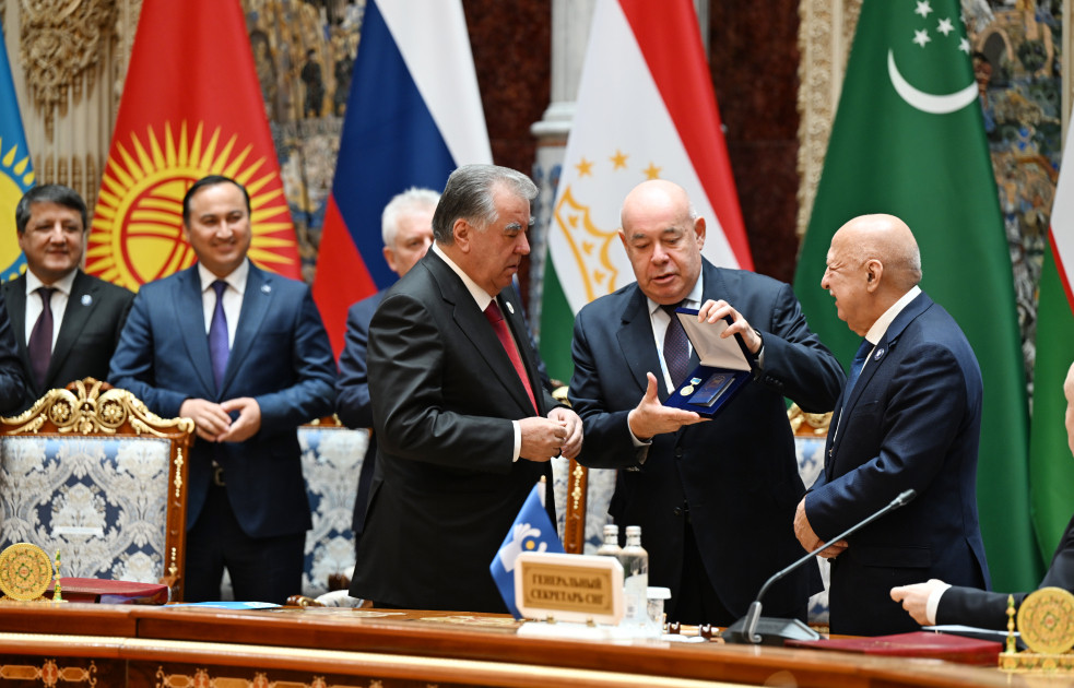 Düşənbədə MDB Dövlət Başçıları Şurasının geniş tərkibdə iclası keçirilib Azərbaycan Prezidenti İlham Əliyev tədbirdə iştirak edib<font color='red'> - YENİLƏNİB </font><font color=red> - FOTOLAR</font>