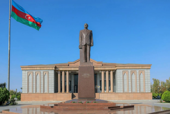 Mədəniyyət naziri Naxçıvanda vətəndaşları qəbul edib<font color=red> - FOTOLAR</font>