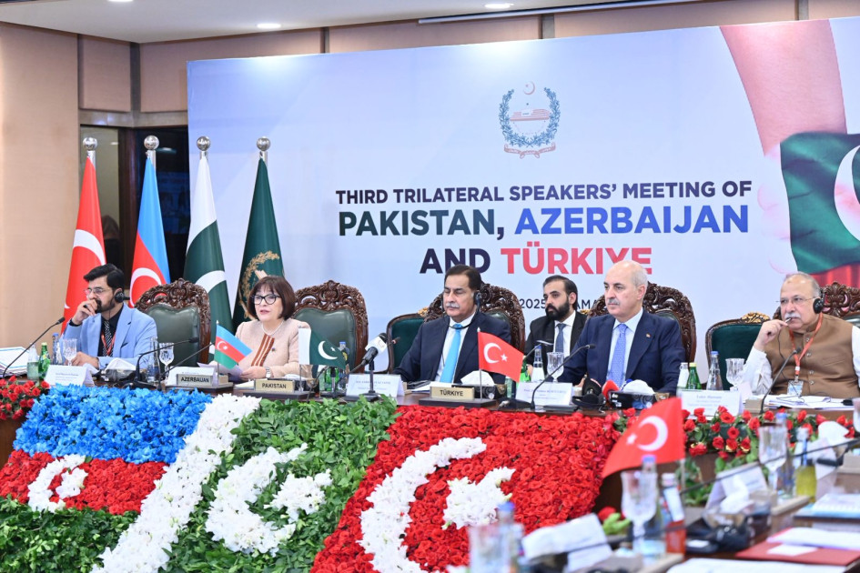 İslamabadda Azərbaycan-Pakistan-Türkiyə parlament sədrlərinin üçüncü üçtərəfli görüşü keçirilib<font color=red> - FOTOLAR</font>