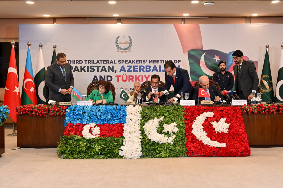 Azərbaycan-Pakistan-Türkiyə Parlament sədrlərinin üçüncü üçtərəfli görüşünün sonunda İslamabad Bəyannaməsi qəbul olunub<font color=red> - FOTOLAR</font>