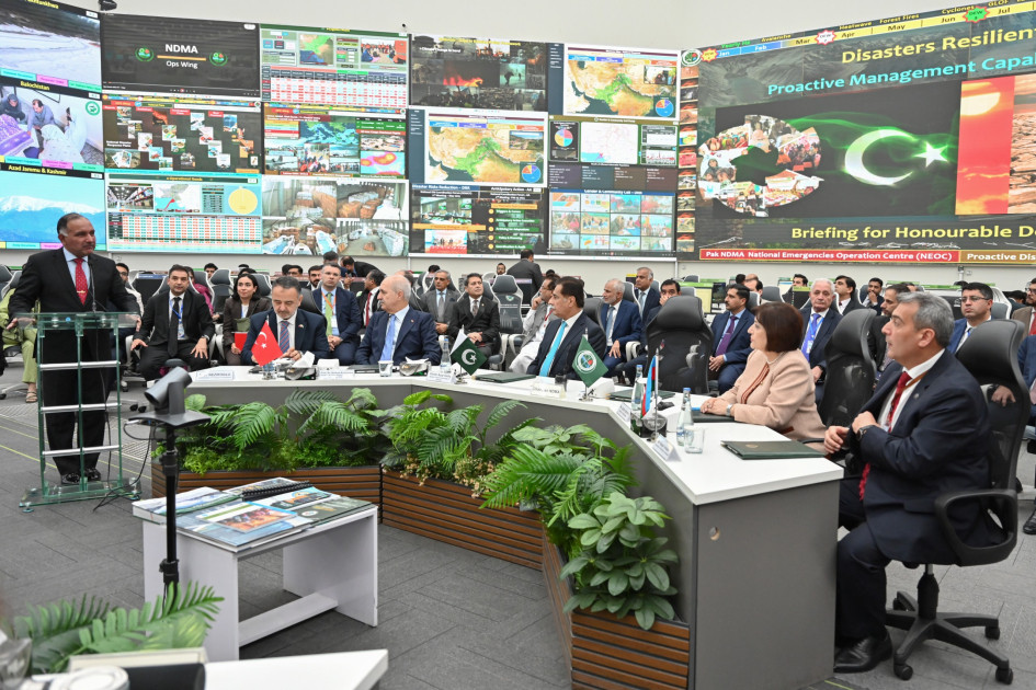 Parlament sədrləri Pakistanın Fəlakətlərin Milli İdarəetmə Agentliyində olublar<font color=red> - FOTOLAR</font>