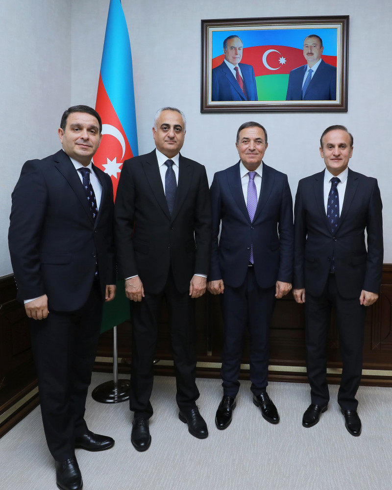 Səlahiyyətli nümayəndə xalq artisti Mənsum İbrahimovu yubileyi münasibətilə qəbul edib<font color=red> - FOTOLAR</font>