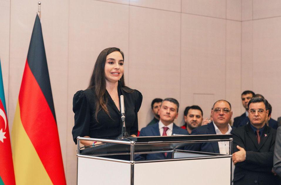 Berlindəki Azərbaycan Mədəniyyət Mərkəzində MAMA “Ana təbiət” beynəlxalq incəsənət sərgisinin açılışı olub<font color=red> - FOTOLAR</font>