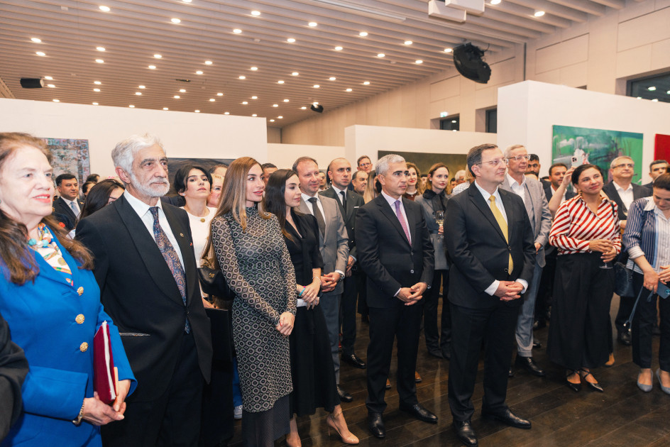Berlindəki Azərbaycan Mədəniyyət Mərkəzində MAMA “Ana təbiət” beynəlxalq incəsənət sərgisinin açılışı olub<font color=red> - FOTOLAR</font>