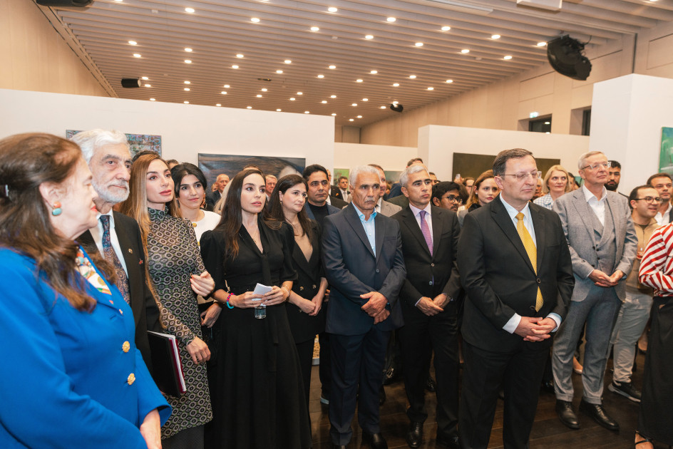 Berlindəki Azərbaycan Mədəniyyət Mərkəzində MAMA “Ana təbiət” beynəlxalq incəsənət sərgisinin açılışı olub<font color=red> - FOTOLAR</font>