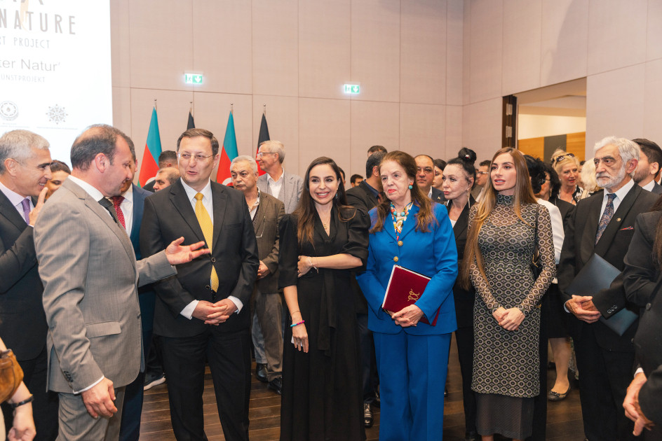 Berlindəki Azərbaycan Mədəniyyət Mərkəzində MAMA “Ana təbiət” beynəlxalq incəsənət sərgisinin açılışı olub<font color=red> - FOTOLAR</font>