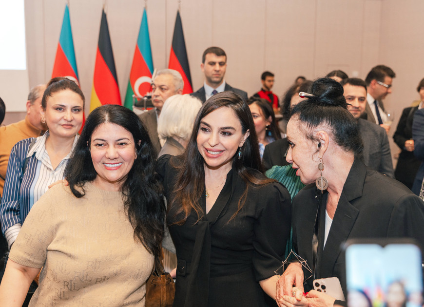 Berlindəki Azərbaycan Mədəniyyət Mərkəzində MAMA “Ana təbiət” beynəlxalq incəsənət sərgisinin açılışı olub<font color=red> - FOTOLAR</font>