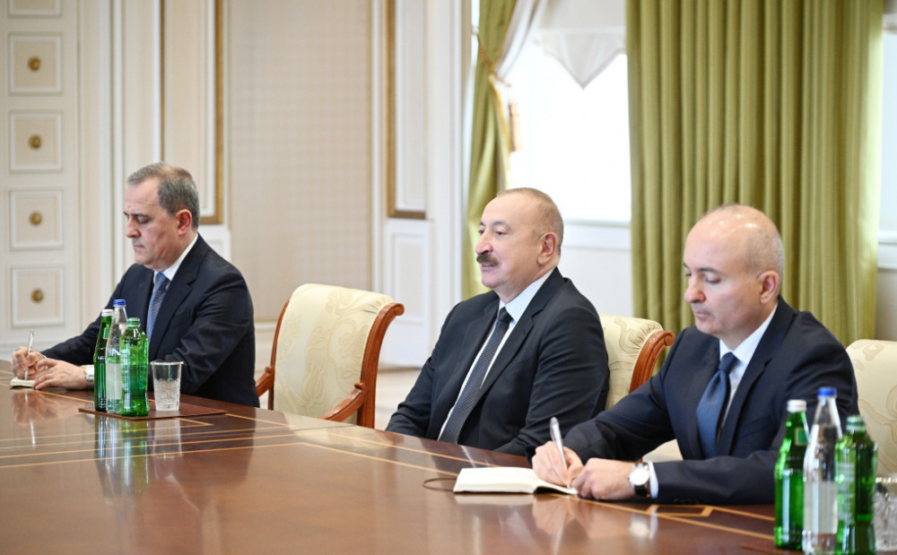 Prezident İlham Əliyev ATƏT-in fəaliyyətdə olan sədrinin başçılıq etdiyi nümayəndə heyətini qəbul edib <font color='red'> - YENİLƏNİB </font><font color=red> - FOTOLAR</font>