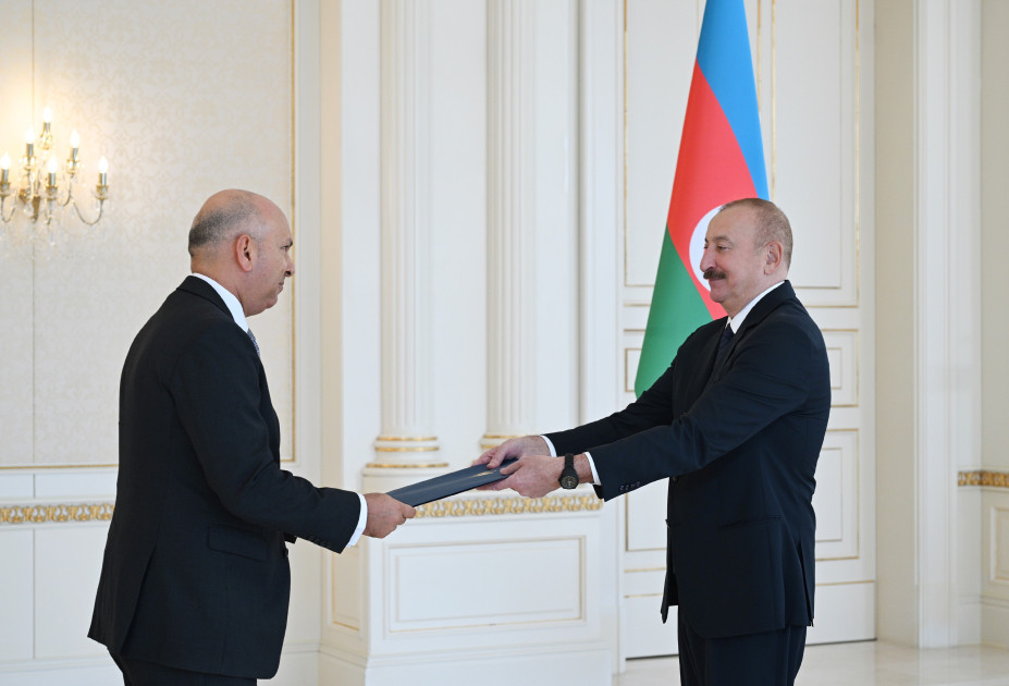 Prezident İlham Əliyev Misirin ölkəmizdə yeni təyin olunmuş səfirinin etimadnaməsini qəbul edib<font color=red> - FOTOLAR</font>