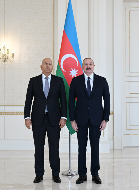 Prezident İlham Əliyev Misirin ölkəmizdə yeni təyin olunmuş səfirinin etimadnaməsini qəbul edib<font color=red> - FOTOLAR</font>