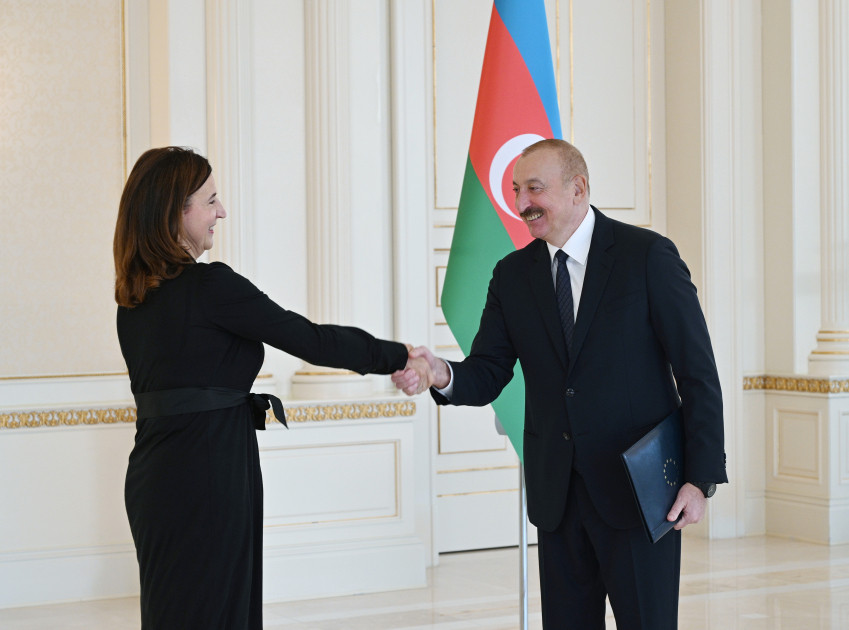 Prezident İlham Əliyev Avropa İttifaqının ölkəmizdəki nümayəndəliyinin yeni təyin olunmuş rəhbərinin etimadnaməsini qəbul edib<font color=red> - FOTOLAR</font>