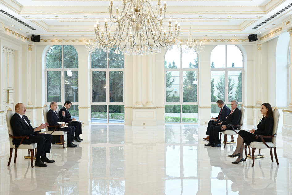 Prezident İlham Əliyev Avropa İttifaqının ölkəmizdəki nümayəndəliyinin yeni təyin olunmuş rəhbərinin etimadnaməsini qəbul edib<font color=red> - FOTOLAR</font>