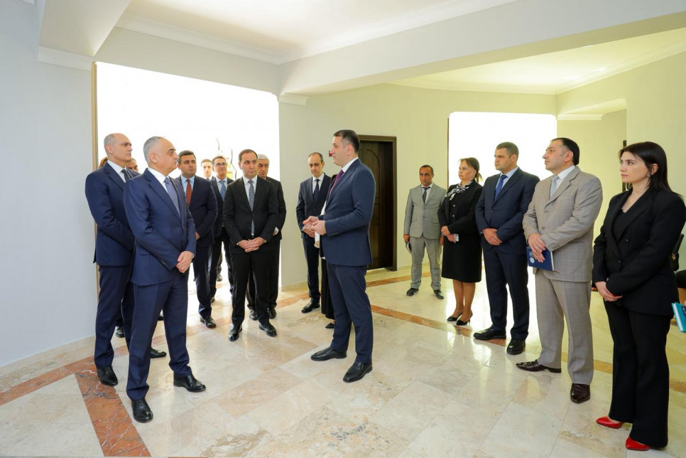 Naxçıvanda Dövlət Proqramının icrası çərçivəsində yeni Hemodializ Mərkəzi istifadəyə verilib, Təcili Tibbi Yardım Xidmətinin maddi-texniki bazası gücləndirilib<font color=red> - FOTOLAR</font>