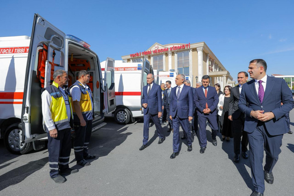 Naxçıvanda Dövlət Proqramının icrası çərçivəsində yeni Hemodializ Mərkəzi istifadəyə verilib, Təcili Tibbi Yardım Xidmətinin maddi-texniki bazası gücləndirilib<font color=red> - FOTOLAR</font>