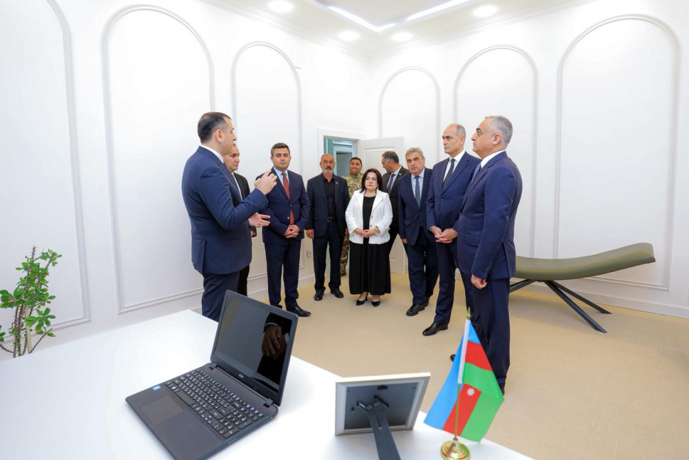 Naxçıvanda Dövlət Proqramının icrası çərçivəsində yeni Hemodializ Mərkəzi istifadəyə verilib, Təcili Tibbi Yardım Xidmətinin maddi-texniki bazası gücləndirilib<font color=red> - FOTOLAR</font>