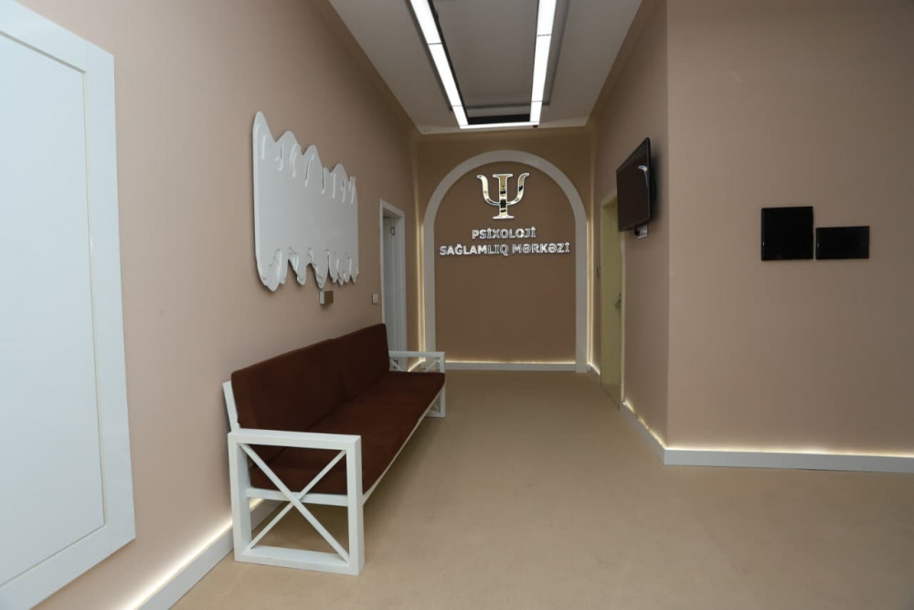 Naxçıvanda Dövlət Proqramının icrası çərçivəsində yeni Hemodializ Mərkəzi istifadəyə verilib, Təcili Tibbi Yardım Xidmətinin maddi-texniki bazası gücləndirilib<font color=red> - FOTOLAR</font>