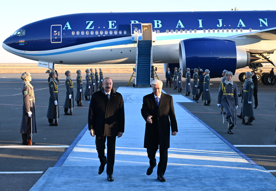 Azərbaycan Prezidenti İlham Əliyev Qazaxıstana dövlət səfərinə gedib<font color=red> - FOTOLAR</font>