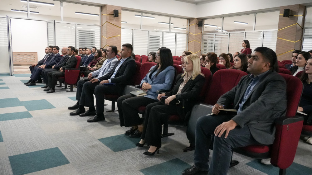 Naxçıvanda dövlət qurumları üçün SMM təlimlərinə start verilib<font color=red> - FOTOLAR</font>