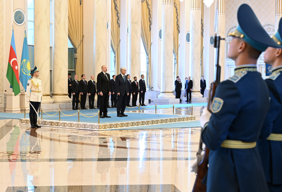 Azərbaycan Prezidenti İlham Əliyevin Astanada rəsmi qarşılanma mərasimi olub<font color='red'> - YENİLƏNİB</font><font color=red> - FOTOLAR</font>