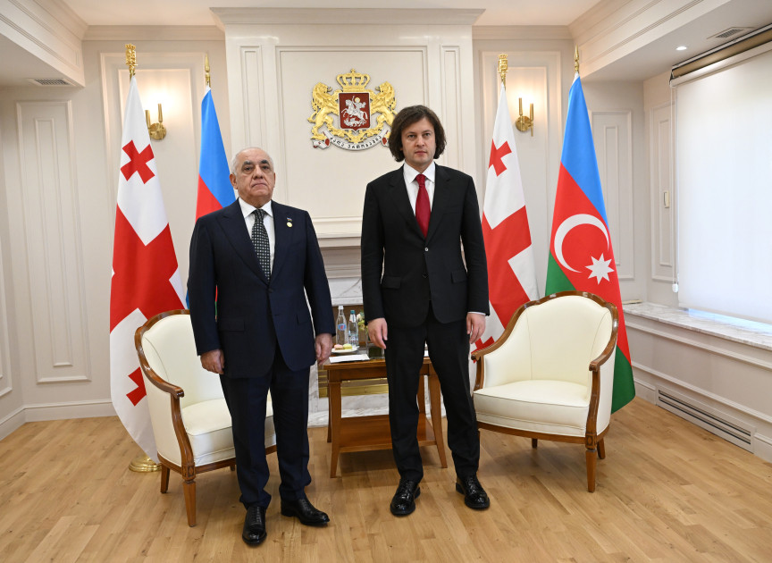 Baş nazir Əli Əsədov Tbilisidə Gürcüstanın Baş naziri İrakli Kobaxidze ilə görüşüb<font color=red> - FOTOLAR</font>