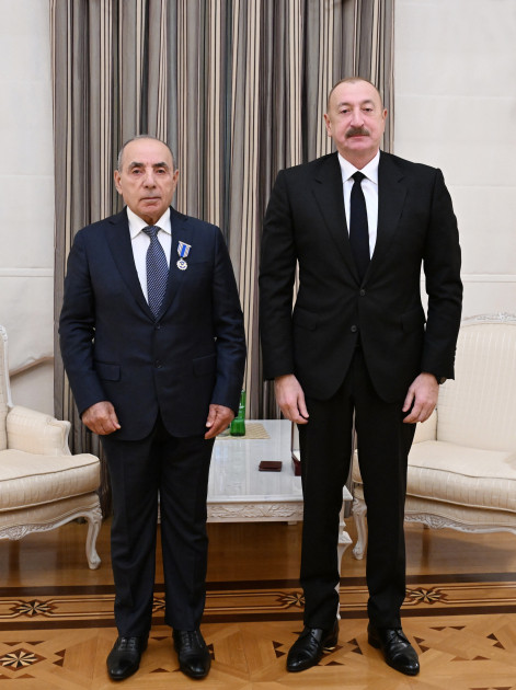 Prezidenti İlham Əliyev Yaqub Eyyubova “İstiqlal” ordenini təqdim edib<font color=red> - FOTOLAR</font>