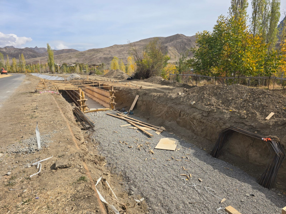 Bənəniyar su anbarını qidalandıran kanalın yenidən qurulması layihəsi üzrə işlər davam etdirilir<font color=red> - FOTOLAR</font>