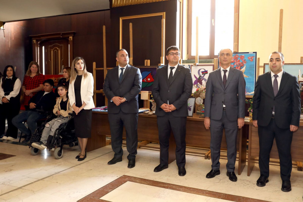 Naxçıvanda fiziki imkanları məhdud şəxslərin əl işlərinin sərgi-satış yarmarkası olub<font color=red> - FOTOLAR</font>