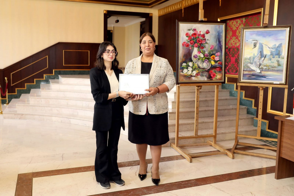 Naxçıvanda fiziki imkanları məhdud şəxslərin əl işlərinin sərgi-satış yarmarkası olub<font color=red> - FOTOLAR</font>