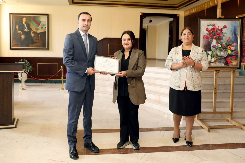 Naxçıvanda fiziki imkanları məhdud şəxslərin əl işlərinin sərgi-satış yarmarkası olub<font color=red> - FOTOLAR</font>