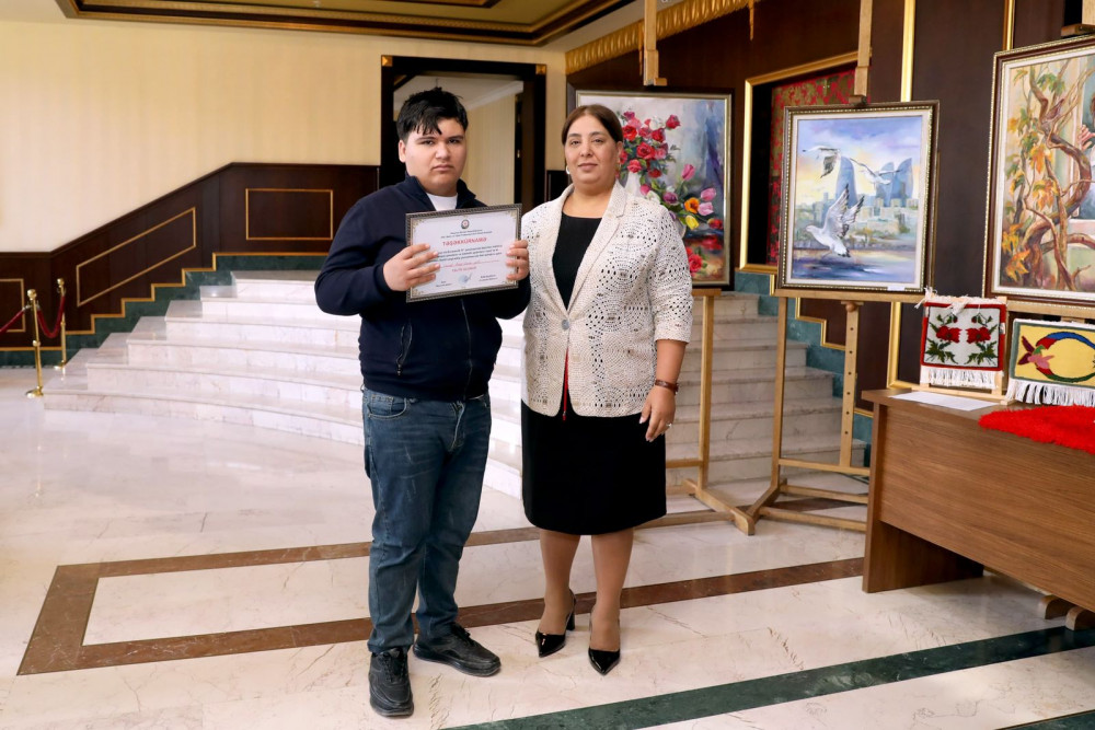 Naxçıvanda fiziki imkanları məhdud şəxslərin əl işlərinin sərgi-satış yarmarkası olub<font color=red> - FOTOLAR</font>